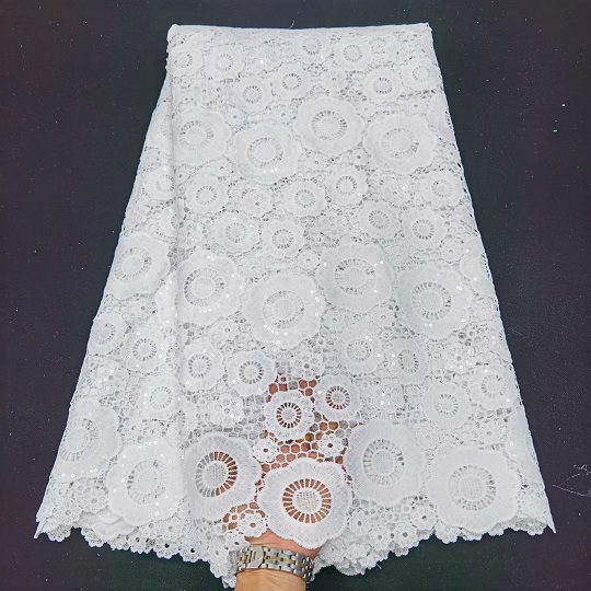 Bridal Lace lanza una nueva colección de accesorios de boda elegantes y atemporales