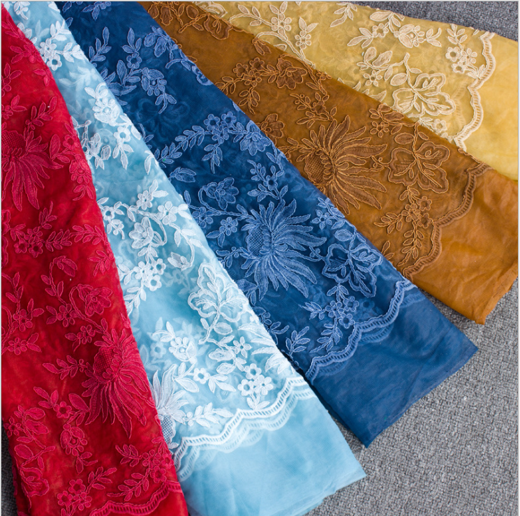 2020 New Beautiful Popular Wholesale Embroidery Sequin Lace Fabric Mesh