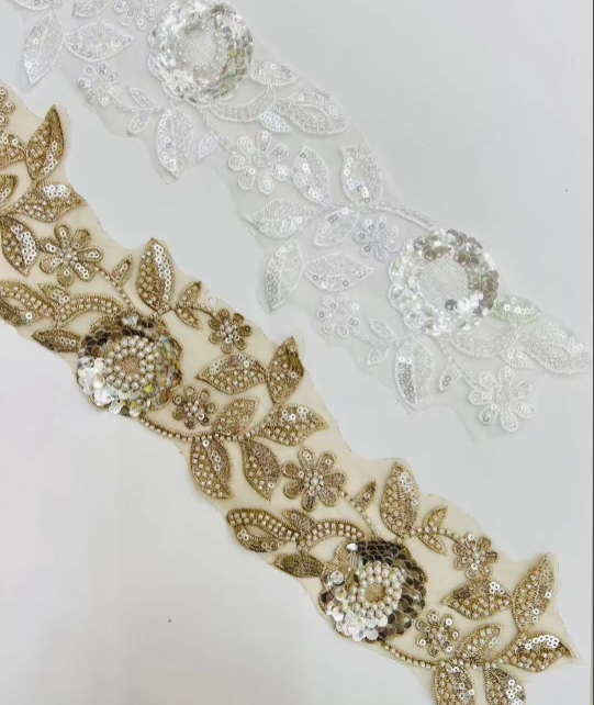 Nueva llegada ropa decorativa coser hermosos adornos de encaje de perlas con lentejuelas trenzadas